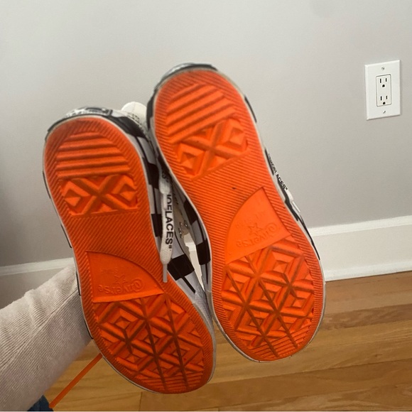 Off-White Converse - Picture 4 of 9